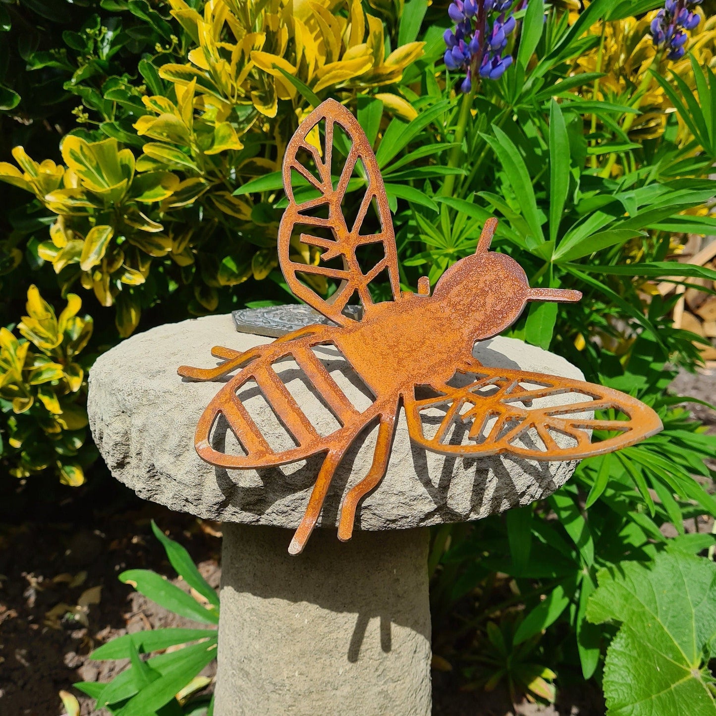 Rusted Metal Bee 3D
